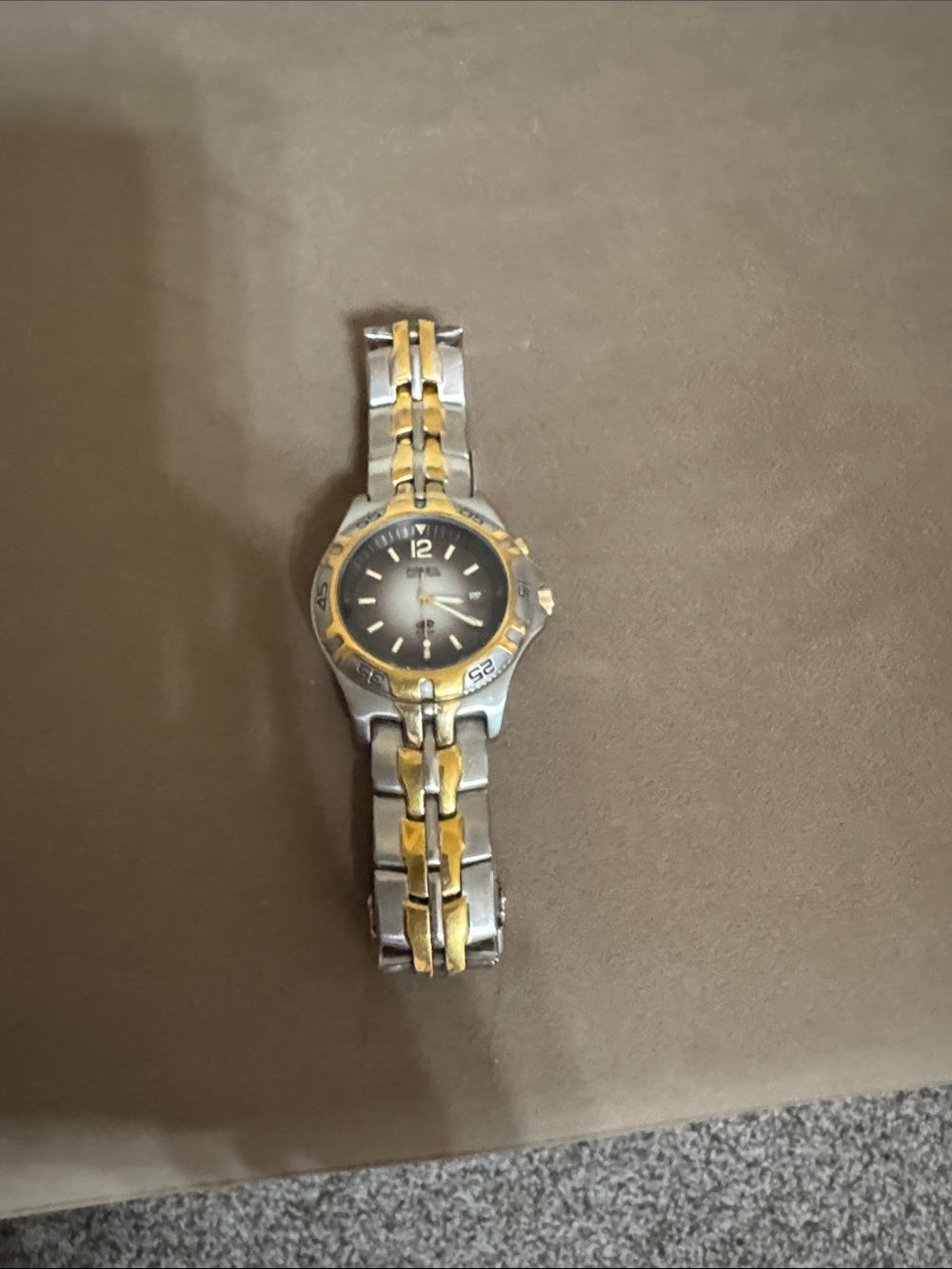 Vintage Men’s Fossil Two-Tone Stainless Steel Wristwatch with Gold Accents